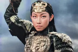 《长安的荔枝》女主演自曝定向委培违约，网友热议，央视删其名字图片