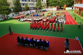 萌娃也军训，气势还很不一般图片