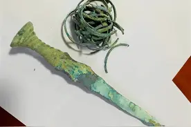 男子路边花5600元买到战国青铜剑，收藏一年多后捐给博物馆获2000元补助图片