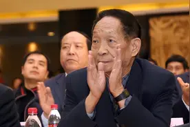 农业专家袁隆平收徒定门规：不下田的我不带图片