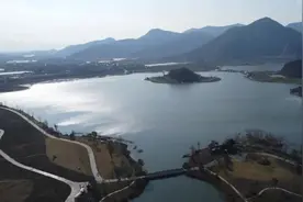 航拍：堵堵堵，铜鉴湖周边道路拥堵不堪，为什么拥堵？怎么绕行？图片