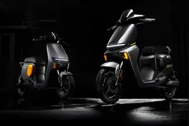 九号电动发新车型MMAX：国标车里的超跑配置，TCS+ABS旗舰级制动图片