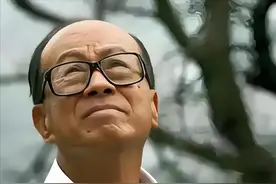 还不悬崖勒马?李嘉诚自食恶果，官方连挥5记重拳，损失百亿港元图片