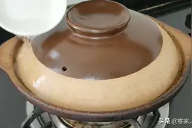 爱吃肥肠？教你广东一个有名的做法，3分钟出锅，简单好吃又过瘾图片