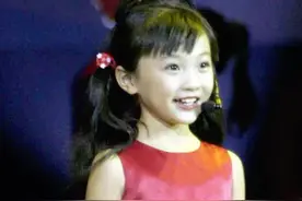 林妙可，丰胸门、陪酒门、炫富门，为啥人们总跟这个小女孩过不去图片