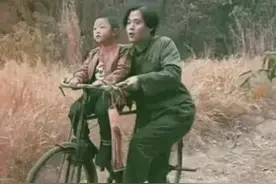 老一辈人怎么骑自行车的？什么自行车竟然能卖3200万？图片