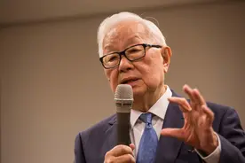 报应来了！说大陆10万亿造不出芯片的张忠谋，转身掉进美国的坑里图片