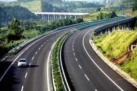 高速上开至120，收油滑行至100，然后再加速至120，能够省油吗？图片