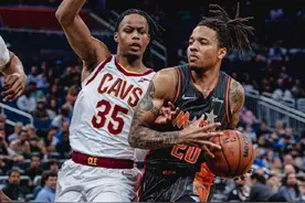 班巴21+12+6帽魔术力克骑士终结6连败！加兰德27+6+10图片