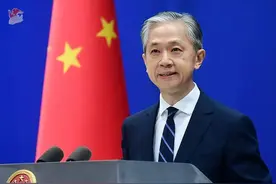 中国外交部官员发布了关于放松外国留学生签证限制的信息，外交部回应图片