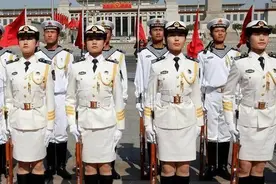 每年入伍十多万的女兵，退伍时却不见女兵，她们去哪了图片