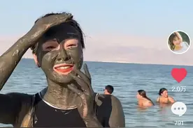 前央视主持人摇身一变成网红，遭网友质疑：放弃稳定工作值吗？图片