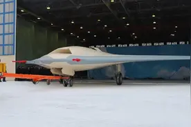 猎人重型攻击无人机，出自于苏霍伊公司，将配合苏57战机作战图片