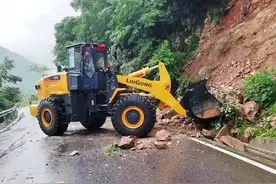 降雨致210国道、108国道秦岭山区路段多处落石 提醒：关注路况信息近期不要进山图片