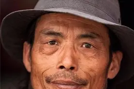 宁波24岁男子徒步30万公里，成为“天下第一疯”，59岁客死他乡图片