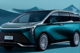 别克世纪CENTURY下线，比埃尔法更豪华，配星空顶，2.0T+48V轻混图片