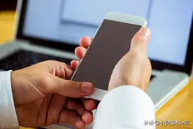 手机经常提示升级更新系统怎么办？教你一招，彻底关闭它图片