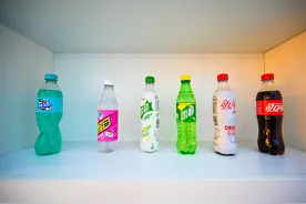 你相信吗？可口可乐、娃哈哈等瓶体上那张标签膜背后，竟藏着一个出自河南的“隐形冠军”图片