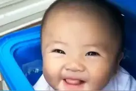 2019年，安徽小伙带6个月女婴送外卖意外走红，现状令众网友羡慕图片