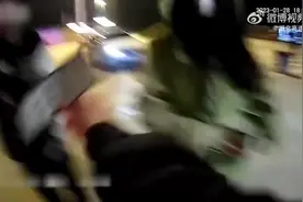 粗心弟弟把姐姐落在高速服务区 民警接到求助帮找回图片