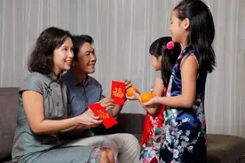 春节给娃多少压岁钱合适？不是两百也并非一千，这样给孩子更开心图片