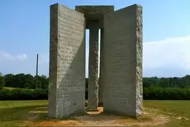 陈先义：美国有块邪恶的杀人石碑图片