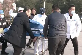 跨越120公里，历时26分钟！“空中120”成功转运重症患者来汉图片