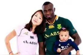 当年坚持嫁给黑人拳王，生2娃后被抛弃，男方回非洲再婚图片