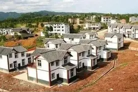 农村宅基地收费风波：农民的福音还是灾难？图片