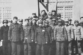 他本是最年轻的开国中将，却因做错一事，被朱老总取消评衔资格图片