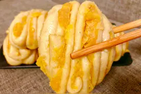 咸蛋黄还能这样做，上锅一蒸香极了，助力骨骼生长还降火图片