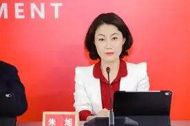 万科的最后一张王牌：千万年薪美女董秘图片