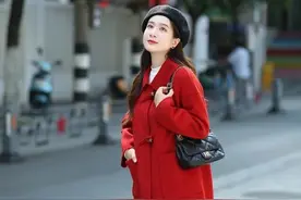 红色搭配这4种颜色，好看又大气！图片