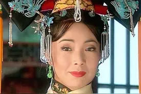 《还珠格格》皇后扮演者戴春荣近照曝光，63岁状态佳气质依旧图片