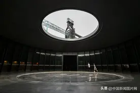 北京首钢园累计迎客1100万人次 市民游览首钢园图片