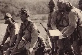 妻子被日军折磨致死，他砍掉日本军官的双手，拔光了他妻子的头发图片