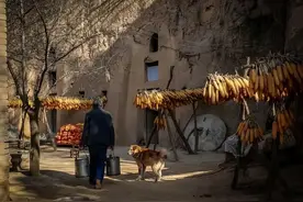 公公给儿媳洗澡2年，亲家母恼羞成怒，亲眼看后却流下泪水图片