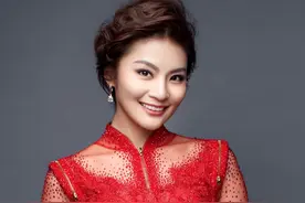 央视主持孟盛楠：从兰州走出的著名主持人，男友在雾中迷路了图片