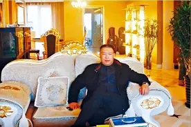 亿万华裔富豪恋上外甥女,被拒后遭表姐夫枪杀,7名女子带娃争遗产图片