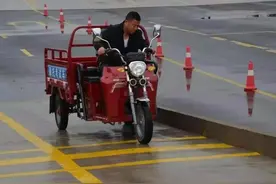 有驾照的朋友们现在还需要考摩托车驾驶证吗？特别AB驾照的友友们图片