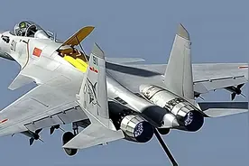 16年航母飞行员张超牺牲，女儿仅2岁，空姐妻子入伍今成海军上尉图片