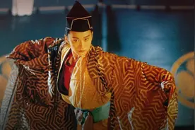 《笑傲江湖》里葵花宝典和辟邪剑谱有何区别？为何练它要先自宫？图片