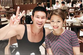 31岁的嘎子和28岁的英子重逢，一个健硕有型，一个女大十八变图片