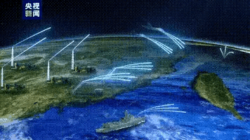 央视发布的围岛导弹发射动画，体现的我军海陆空潜多维打击能力。图片