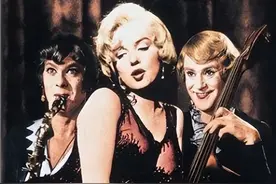 玛丽莲·梦露：在《热情如火》中的角色扮演和表演风格图片