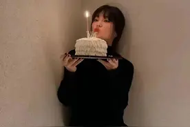 41岁宋慧乔低调庆生，一人一狗显孤单，与宋仲基离婚后仍单身图片