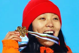 4岁滑冰，12个世界冠军，可甜可盐的丽质女孩，蔡雪桐的雪地人生图片