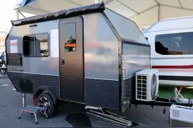 6万也能玩房车，2米×1米9大床！尚乐推出高性价比旅居拖挂房车图片