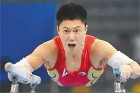 李小鹏带美籍妻子回国挣钱，妻子不说汉语，吴京：不要说英文图片