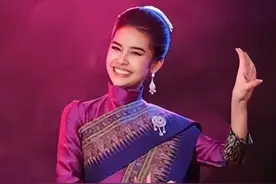 柬埔寨15岁美少女才貌双全，即将参加选美大赛图片